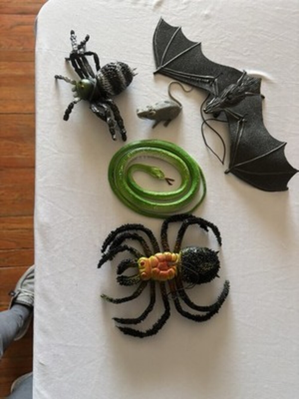 Rubber Halloween lot Spider, Snake, Bat, Mouse Creepy Crawly Decor